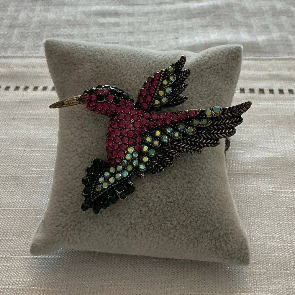 Hummingbird Rhinestone Antique Gold Brooch